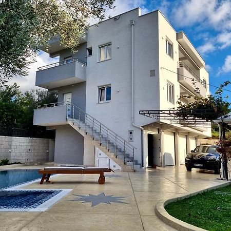 Villa Holiday Apartments Bar Luaran gambar
