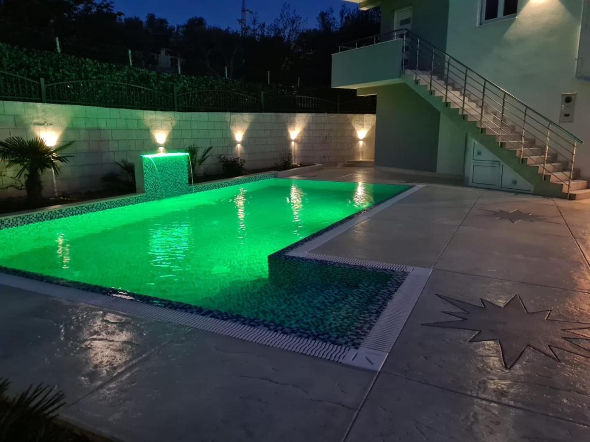Villa Holiday Apartments Bar Luaran gambar